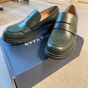 Cole Haan Camea Lug Loafer, Green Scarab color, W Size 8.5